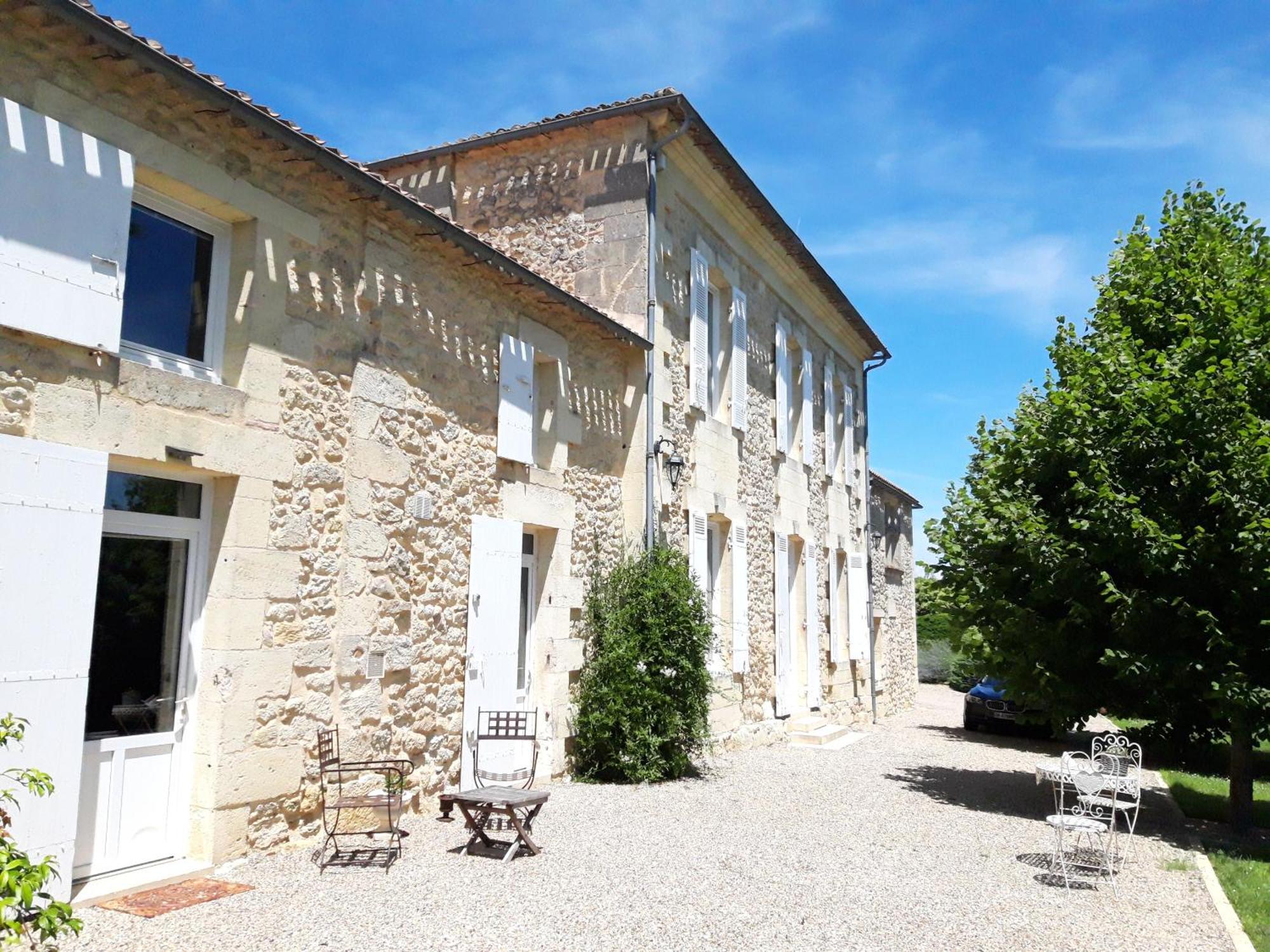 La Gentilhommiere Bed & Breakfast Saint-Aubin-de-Branne Bagian luar foto